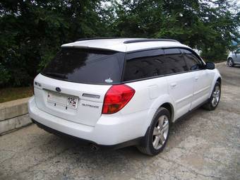 2004 Subaru Outback Pictures