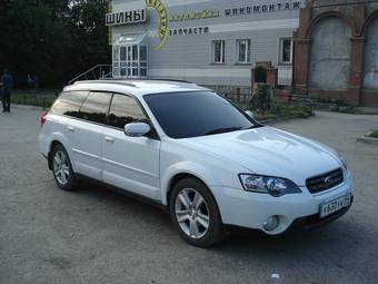 2004 Subaru Outback Photos