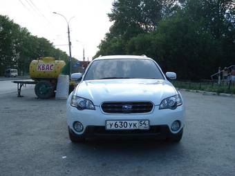 2004 Subaru Outback Pictures