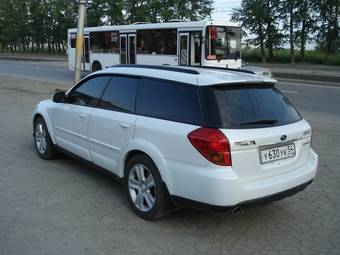 2004 Subaru Outback Photos