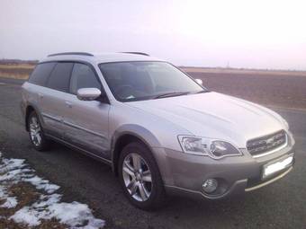 2004 Subaru Outback Photos