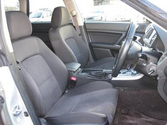 2004 Subaru Outback Pictures