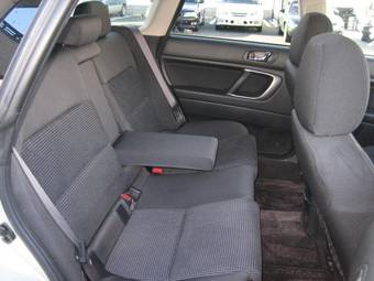 2004 Subaru Outback Pics