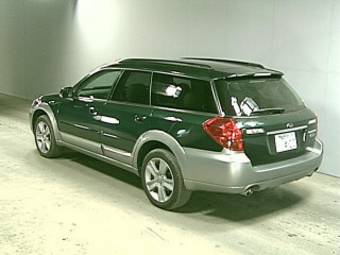 2005 Subaru Outback Photos