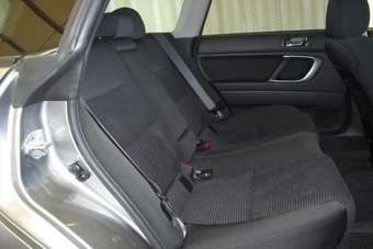 2005 Subaru Outback Pictures