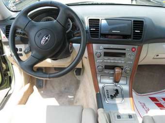 2005 Subaru Outback Photos