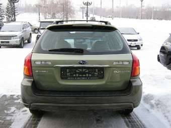 2005 Subaru Outback Pictures