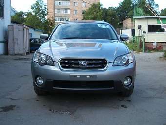 2005 Subaru Outback Pictures