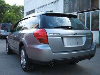 2005 Subaru Outback Photos