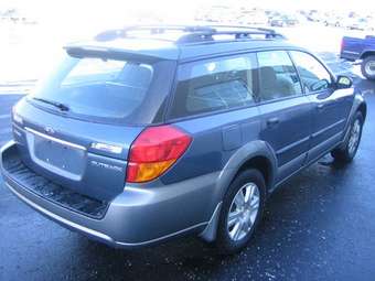 2005 Subaru Outback Pics