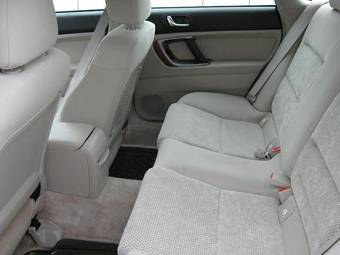 2005 Subaru Outback Images