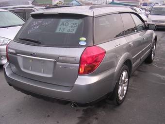 2005 Subaru Outback Photos