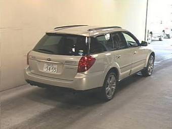 2005 Subaru Outback Photos