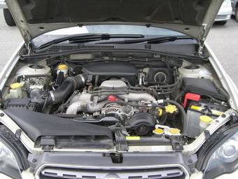 2005 Subaru Outback Photos