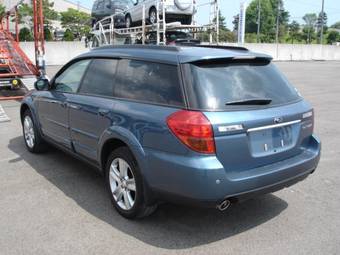 2005 Subaru Outback Pics