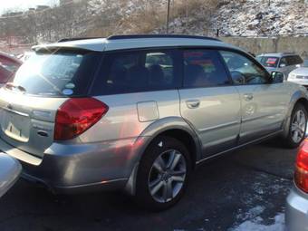 2005 Subaru Outback Photos