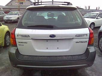 2005 Subaru Outback Photos