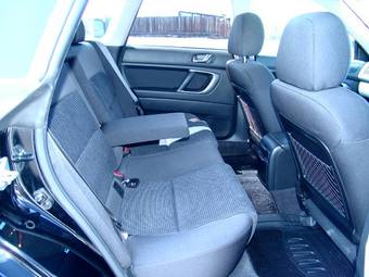 2005 Subaru Outback Pictures