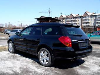 2005 Subaru Outback Images