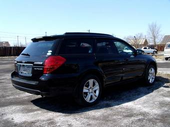 2005 Subaru Outback Pictures