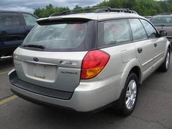 2005 Subaru Outback Photos