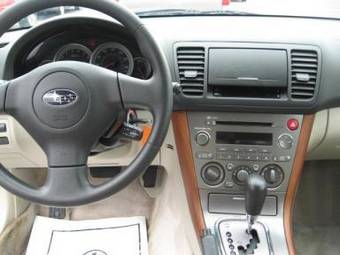 2005 Subaru Outback Photos