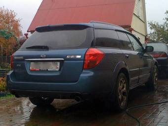 2005 Subaru Outback Pics
