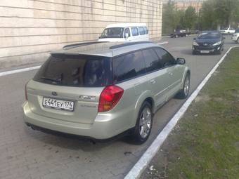 2005 Subaru Outback Photos