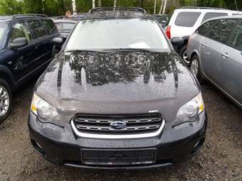2005 Subaru Outback Photos