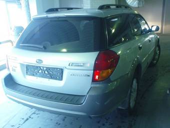 2005 Subaru Outback Photos