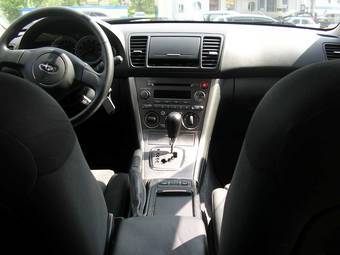 2005 Subaru Outback Photos