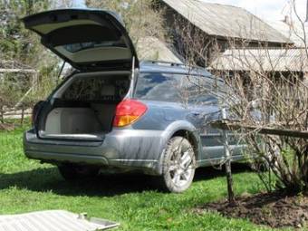 2005 Subaru Outback Pics