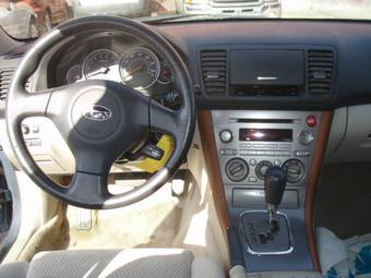 2005 Subaru Outback Pictures