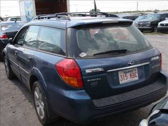 2005 Subaru Outback Photos