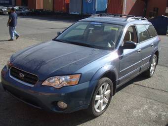 2005 Subaru Outback Photos