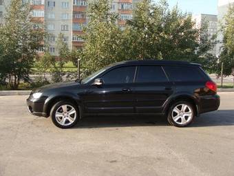 2005 Subaru Outback Photos