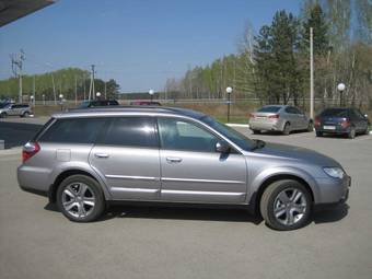 2009 Subaru Outback Photos