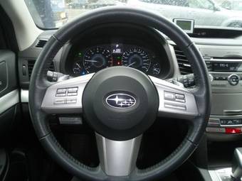 2010 Subaru Outback Pictures