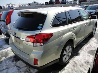 2010 Subaru Outback Images