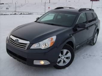 2010 Subaru Outback Photos