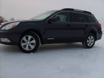 2010 Subaru Outback Pictures