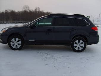 2010 Subaru Outback Photos