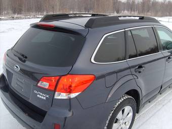 2010 Subaru Outback Images