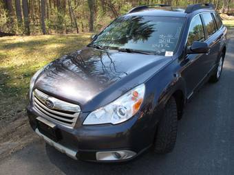 2010 Subaru Outback Photos