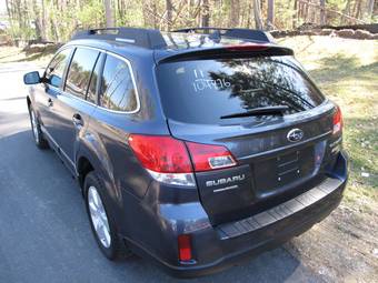 2010 Subaru Outback Pictures