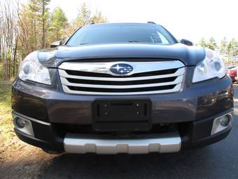 2010 Subaru Outback Pictures