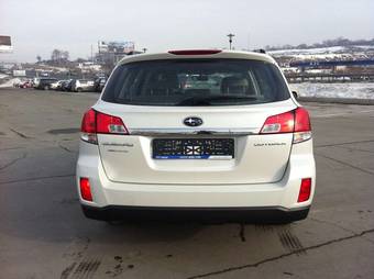 2011 Subaru Outback Pictures