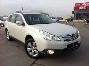2011 Subaru Outback Pictures