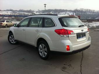 2011 Subaru Outback Photos