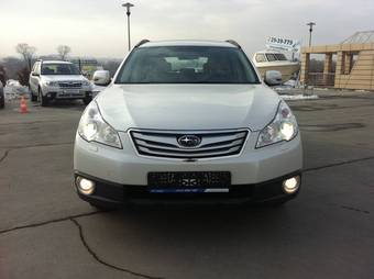 2011 Subaru Outback Photos